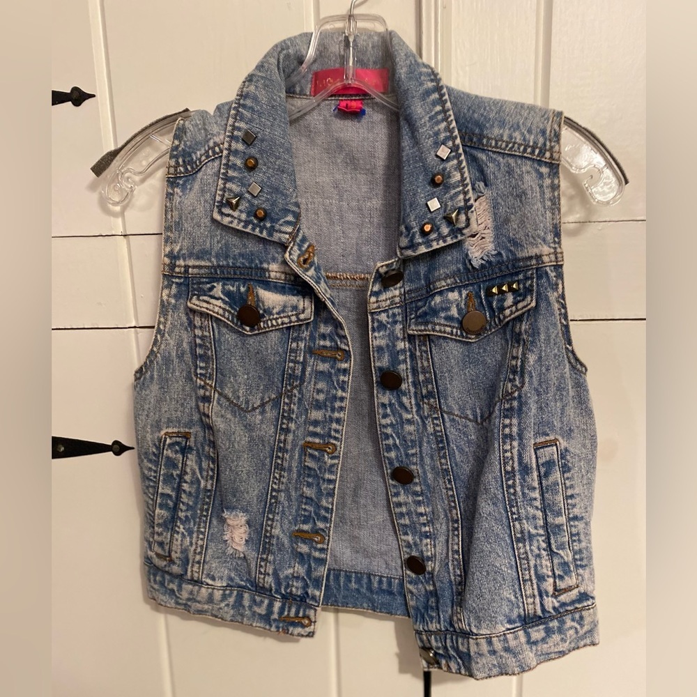 Tinseltown Denim Couture Distressed Denim Lace Skull Studded Vest. Sz Small.